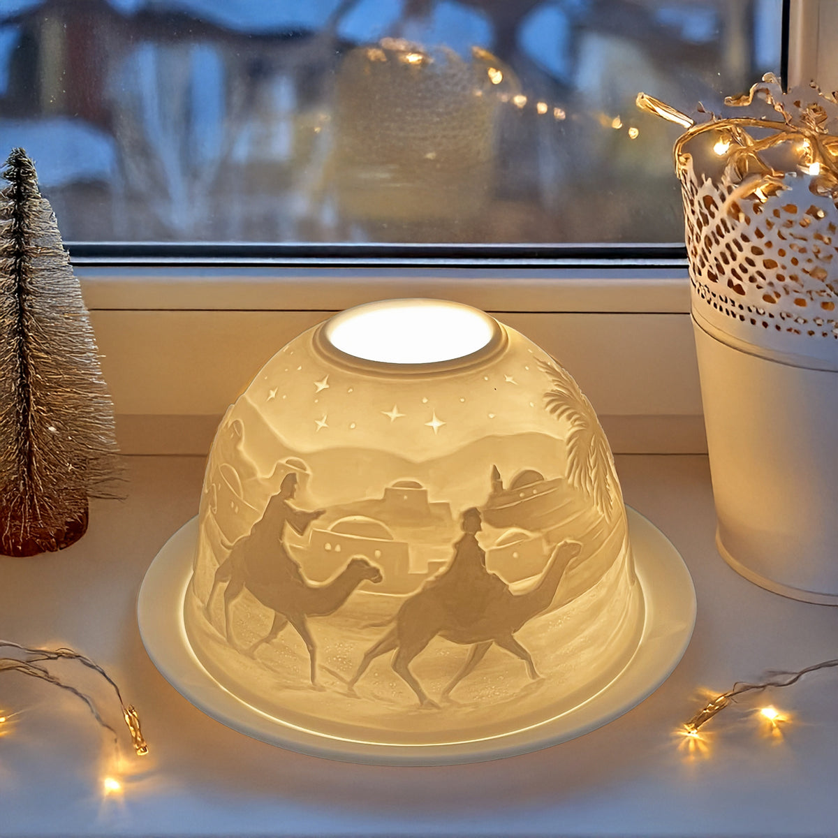 Porcelain Dome Tealight Holder, Set of Shade & Plate, Nativity Scene Design, A Stunning Candle Holder Projecting a 3D Image, Gifts for Christmas & Christmas Ornament, Living, Dining Room Table, Home Decor Accessories.