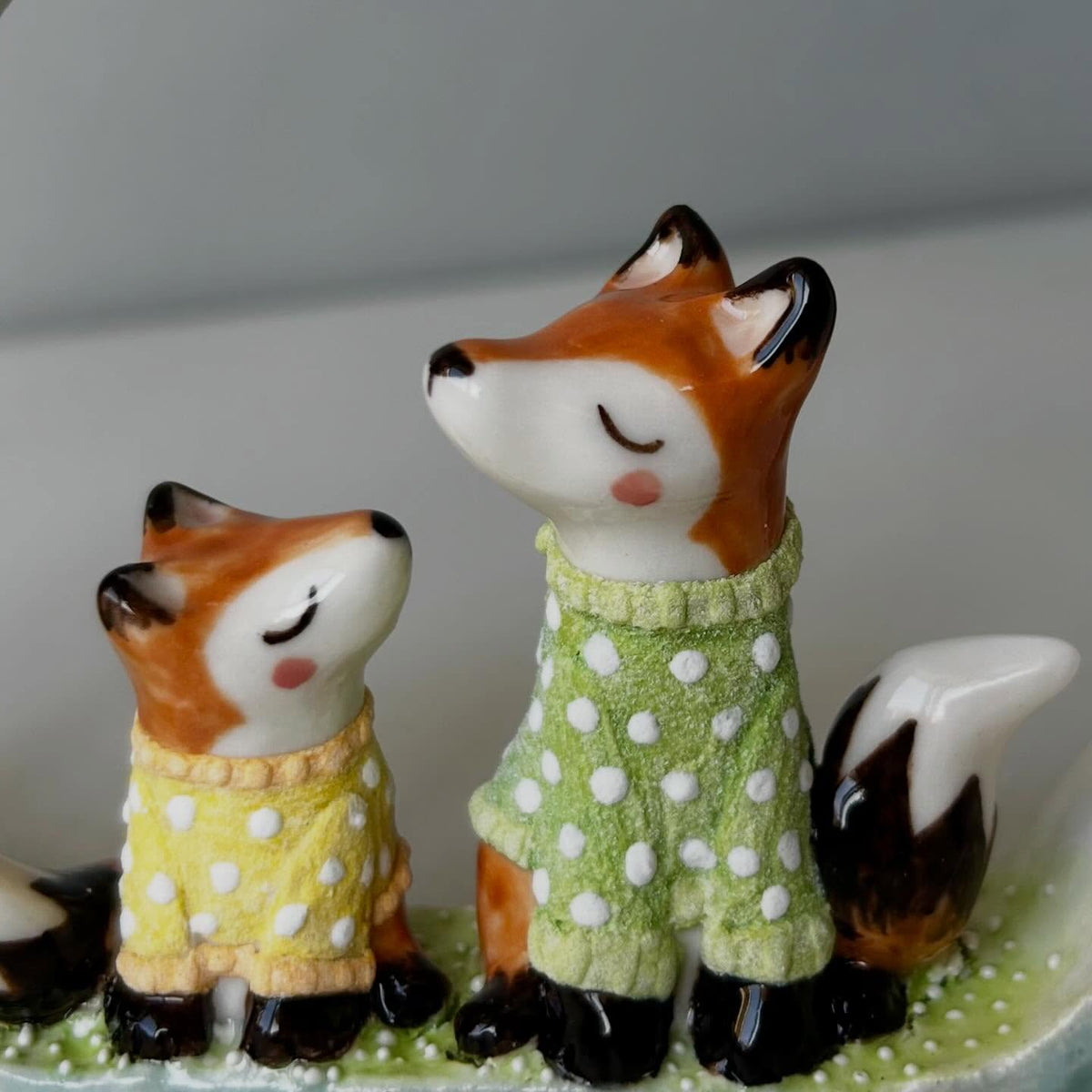 Handmade Ceramic Fox Family Diorama with Test Tube Vase | Whimsical Woodland Scene | Cute Pottery Home Decor | Unique Gift for Nature Lovers