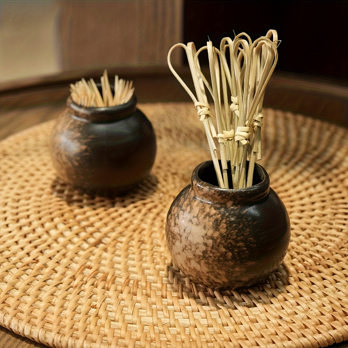 Retro Ceramic Toothpick Holder | Creative Toothpick Jar for Hotel, Restaurant & Home Decor